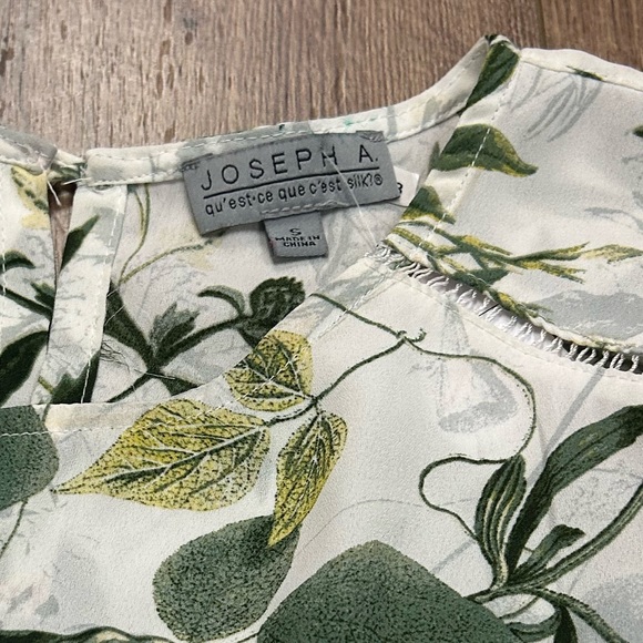 JOSEPH A FLORAL TOP RUFFLED SHOULDER IN SIZE SMALL - Picture 10 of 10